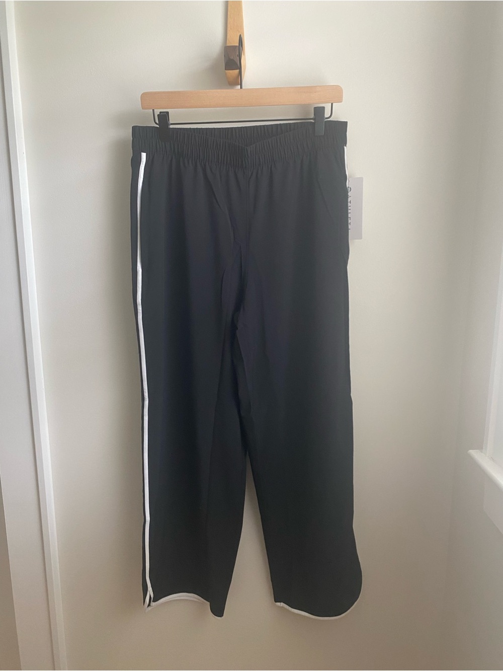 Athleta Journey Crop Pant in Tall Black Wide-Leg Track Pants White Side Stripe